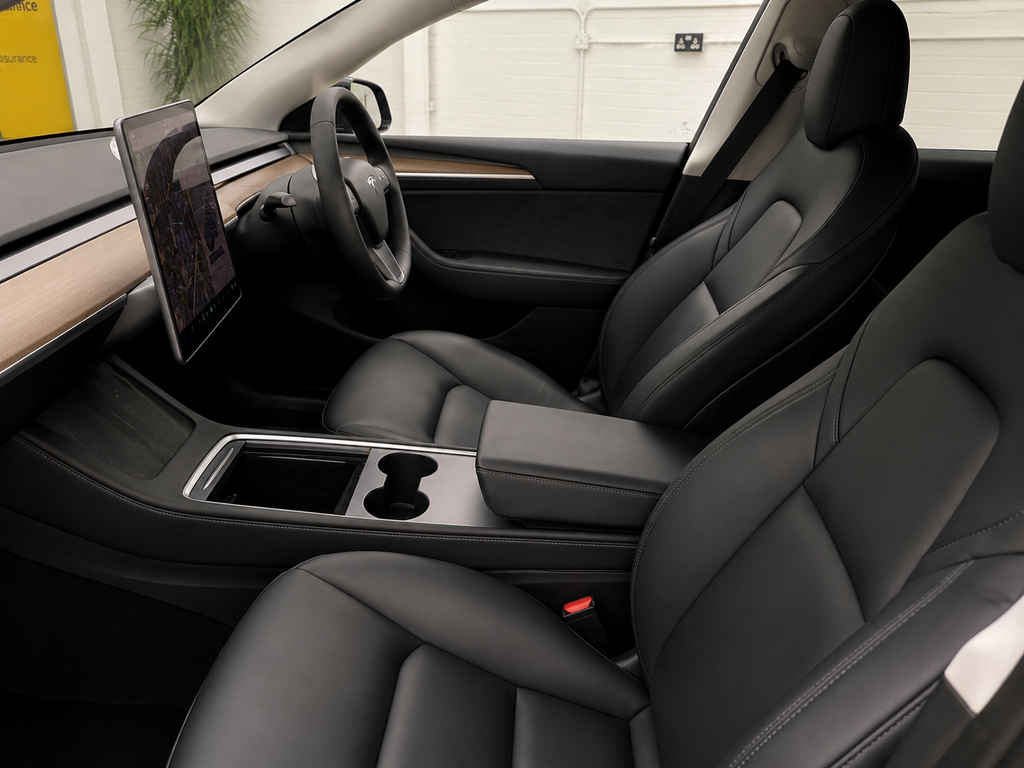Tesla Model 3 Dual Motor Long Range Saloon 4 #3