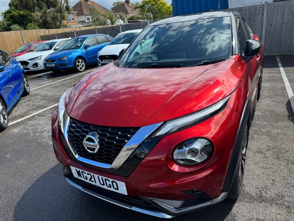 Nissan Juke 1.0 Dig-t 114 Tekna Red