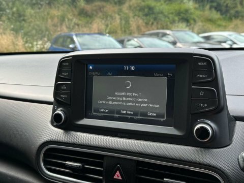 Hyundai Kona S Orange #14