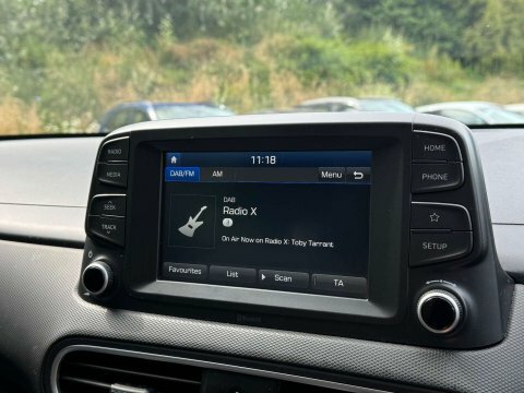 Hyundai Kona S Orange #13