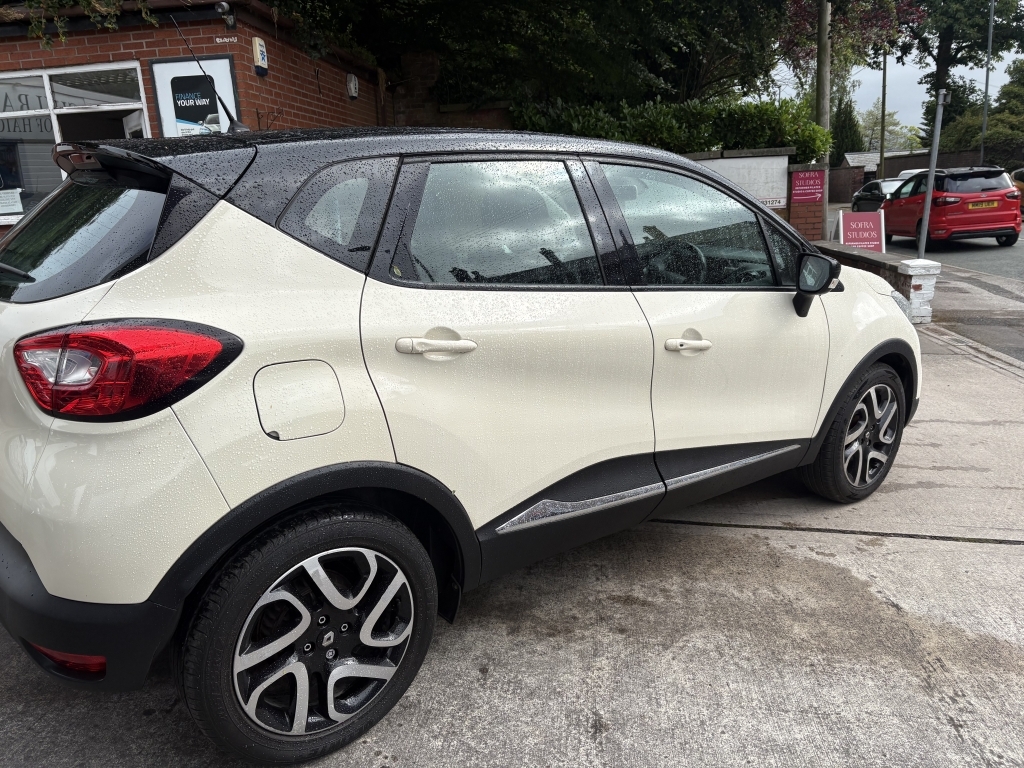 Renault Captur 1.5 Dynamique Medianav Black #6