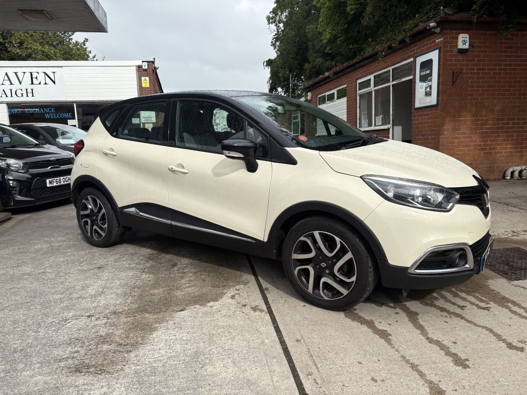 Renault Captur 1.5 Dynamique Medianav Black #2