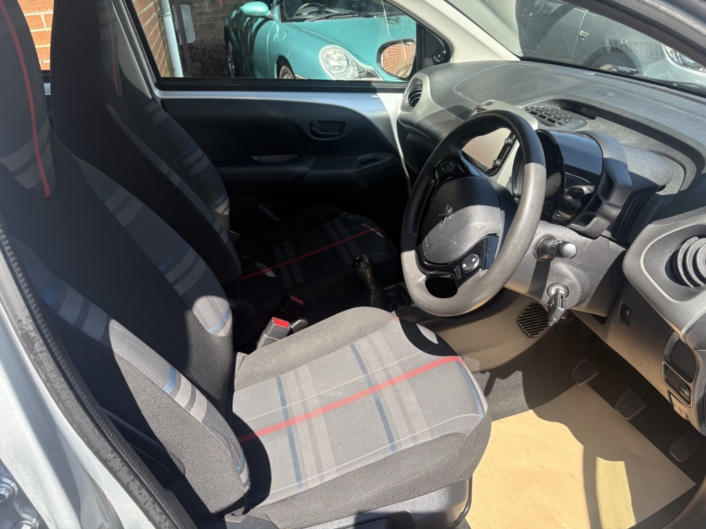 Peugeot 108 1.0 Active Silver #5