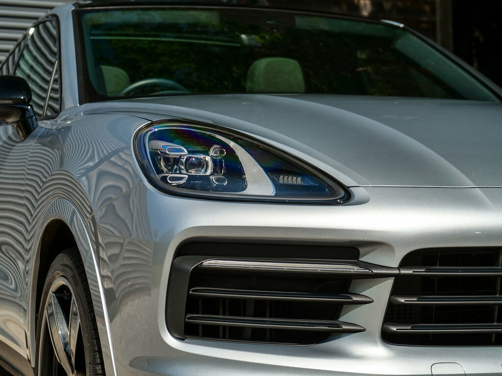 Porsche Cayenne White #50