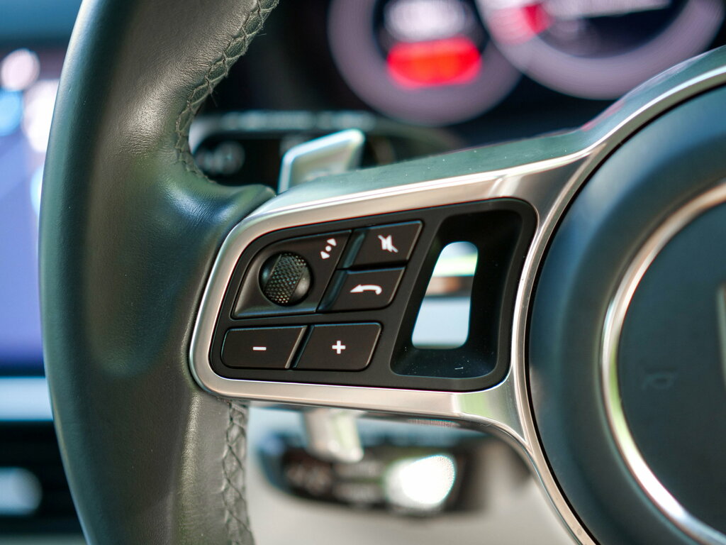 Porsche Cayenne White #38