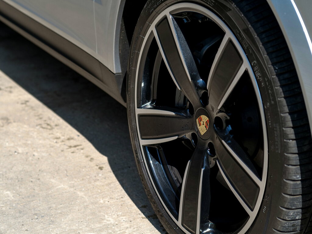 Porsche Cayenne White #66
