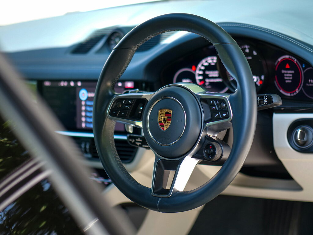 Porsche Cayenne White #4