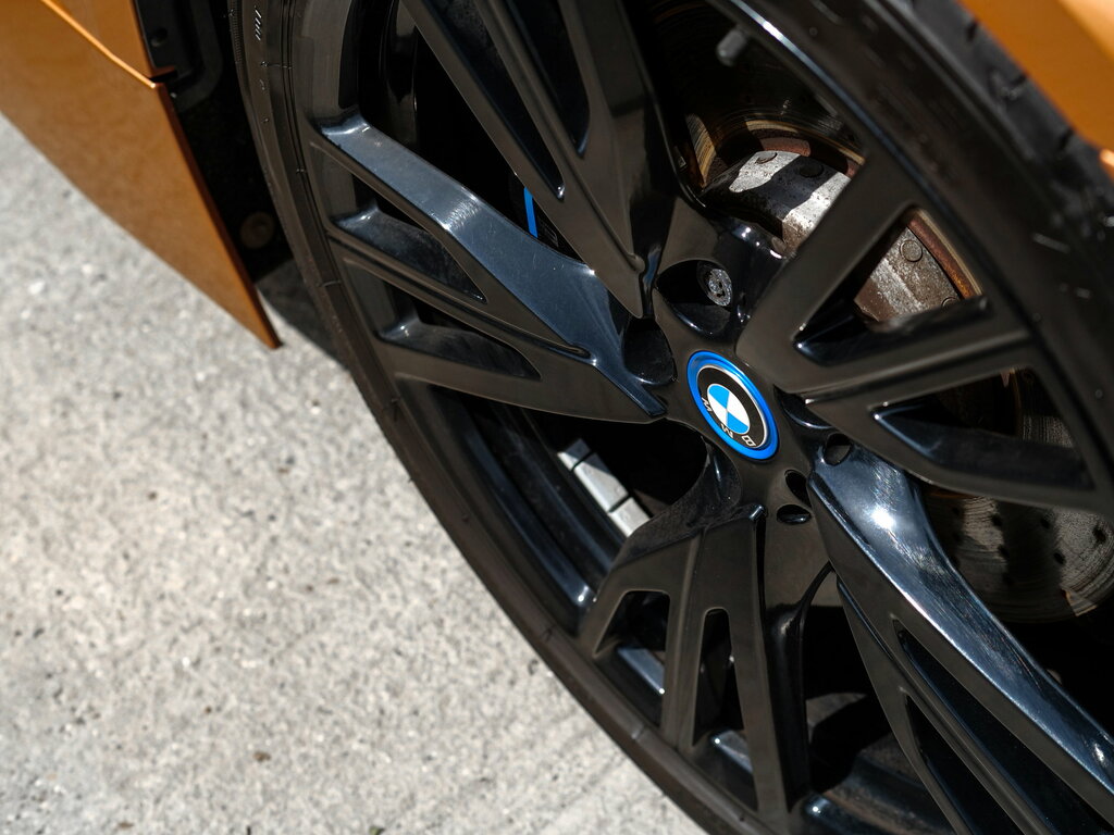 BMW i8 2dr Auto White #37