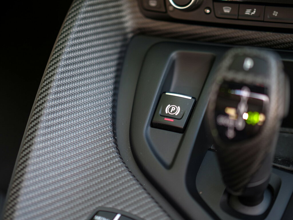 BMW i8 2dr Auto White #24