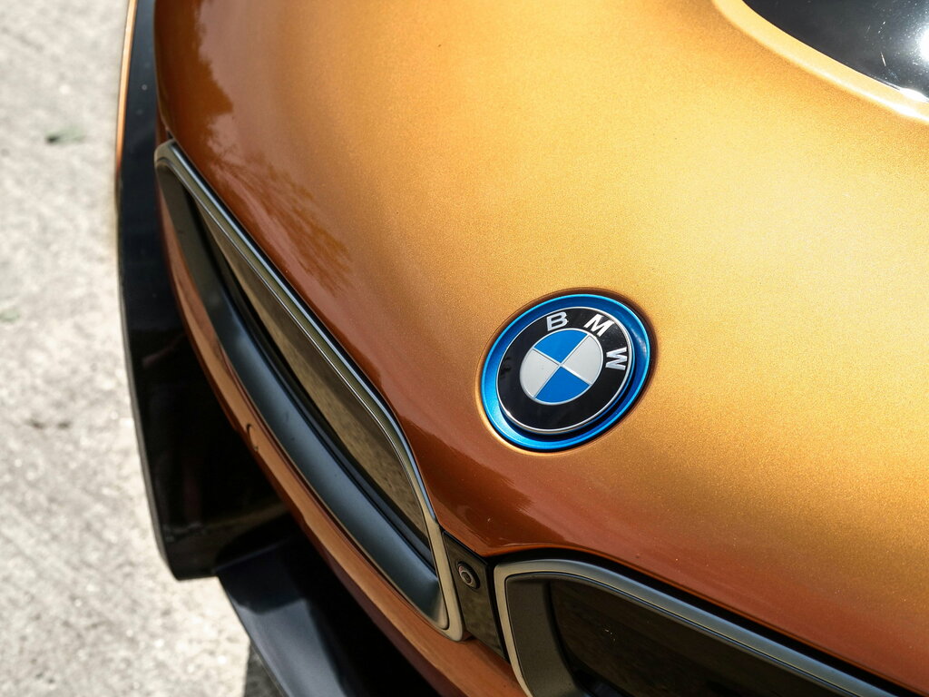 BMW i8 2dr Auto White #35
