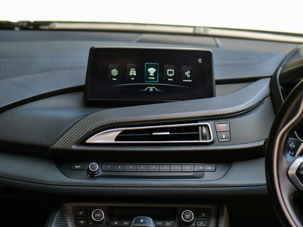BMW i8 2dr Auto White #13