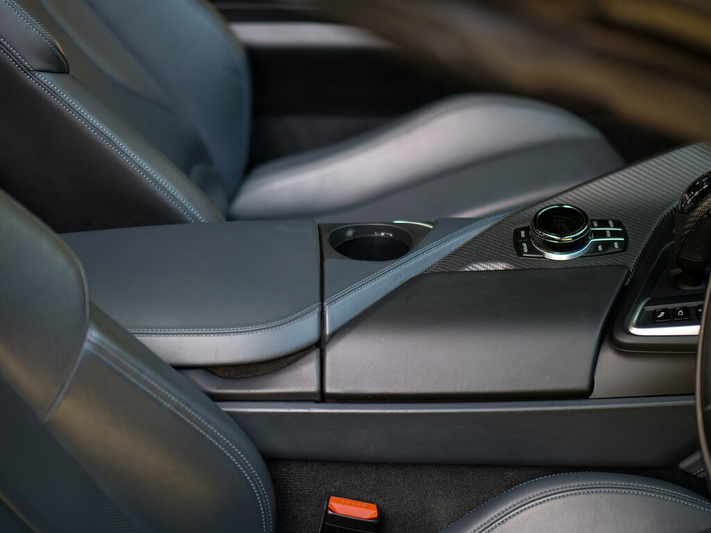 BMW i8 2dr Auto White #15
