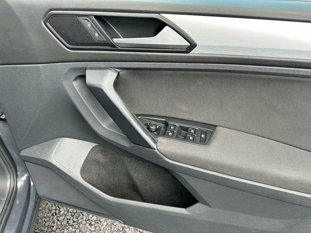 Volkswagen Tiguan Se Navigation Tdi NA68WWC Grey #3
