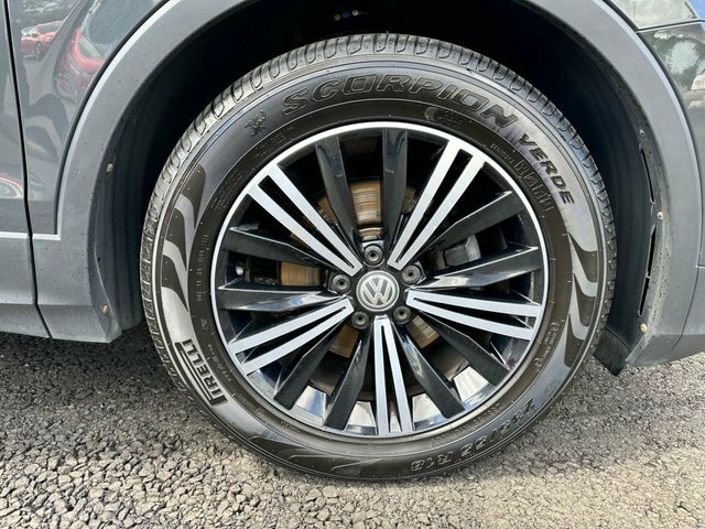Volkswagen Tiguan Se Navigation Tdi NA68WWC Grey #2