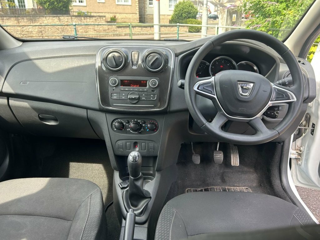 Dacia Sandero 1L Essential White #5