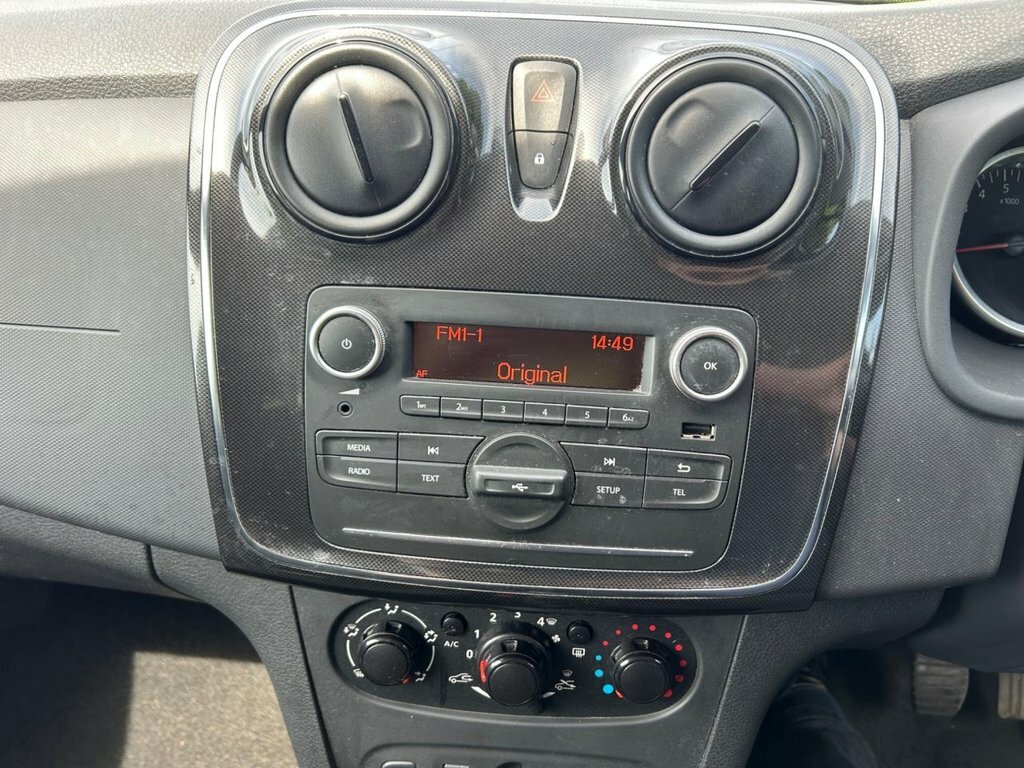 Dacia Sandero 1L Essential White #3
