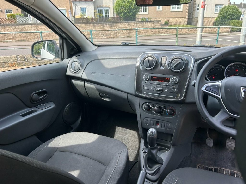 Dacia Sandero 1L Essential White #4