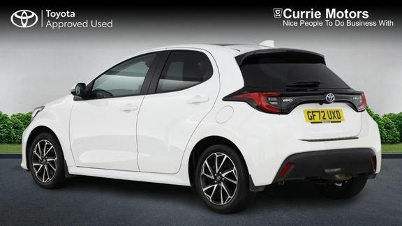 Toyota Yaris Design Hybrid, Pan Roof White #4