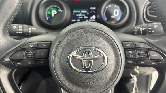 Toyota Yaris 1.5 Hybrid Dynamic Cvt Grey #10