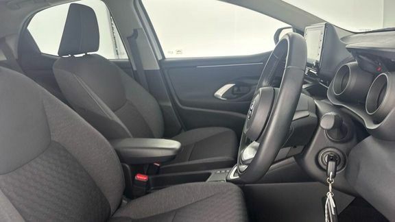 Toyota Yaris 1.5 Hybrid Dynamic Cvt Grey #39