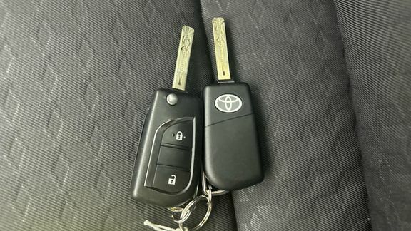 Toyota Yaris 1.5 Hybrid Dynamic Cvt Grey #27