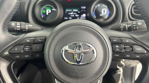 Toyota Yaris 1.5 Hybrid Dynamic Cvt Grey #37