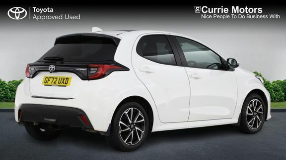 Toyota Yaris Design Hybrid, Pan Roof White #2