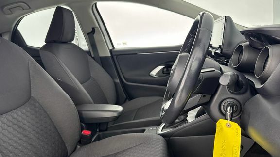 Toyota Yaris Hybrid Grey #12