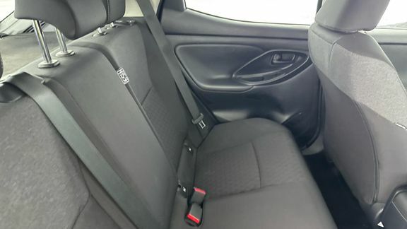 Toyota Yaris Hybrid Grey #8