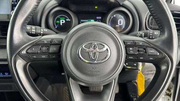 Toyota Yaris Hybrid Grey #37