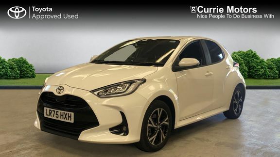 Toyota Yaris Design White #3
