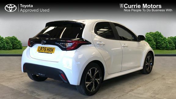 Toyota Yaris Design White #2