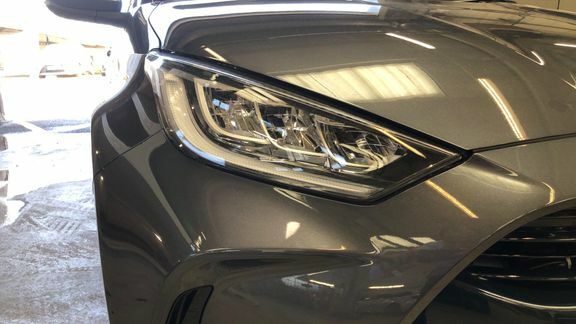 Toyota Yaris 1.5 Hybrid Design Cvt Black #19
