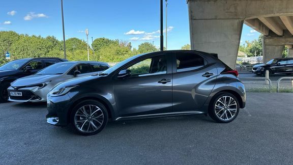 Toyota Yaris 1.5 Hybrid Design Grey #24