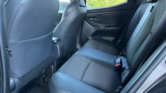 Toyota Yaris 1.5 Hybrid Design Grey #15