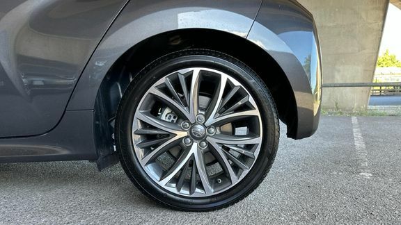 Toyota Yaris 1.5 Hybrid Design Grey #25