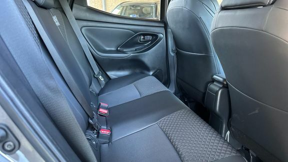 Toyota Yaris 1.5 Hybrid Design Grey #8
