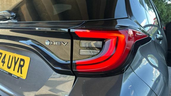 Toyota Yaris 1.5 Hybrid Design Grey #21