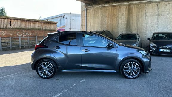 Toyota Yaris 1.5 Hybrid Design Grey #23