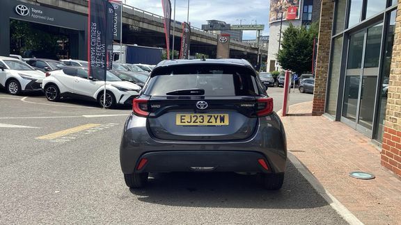 Toyota Yaris 1.5 Vvt-h Design E-cvt Euro 6 Ss Black #26