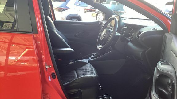 Toyota Yaris 1.5 Hybrid Design Cvt Black #12