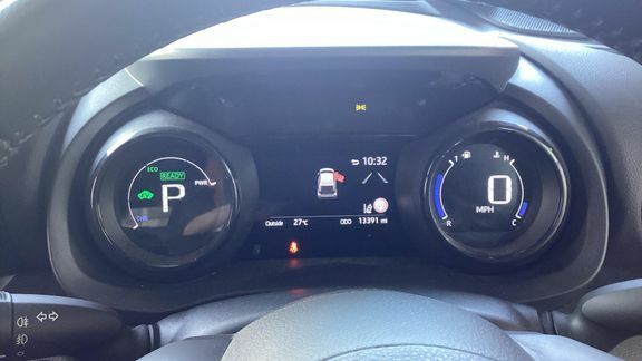 Toyota Yaris 1.5 Hybrid Design Cvt Black #11