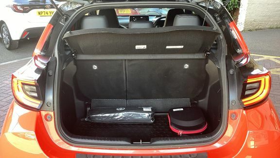 Toyota Yaris 1.5 Hybrid Design Cvt Black #13