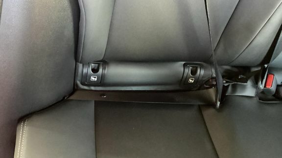 Toyota Yaris 1.5 Hybrid Design Cvt Black #14
