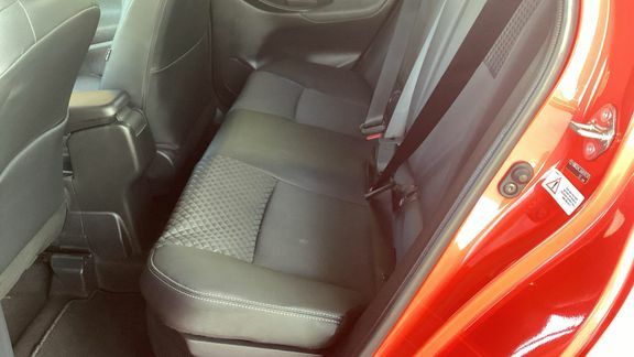Toyota Yaris 1.5 Hybrid Design Cvt Black #15