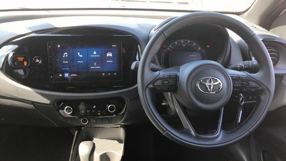 Toyota Aygo X Edge Auto White #6
