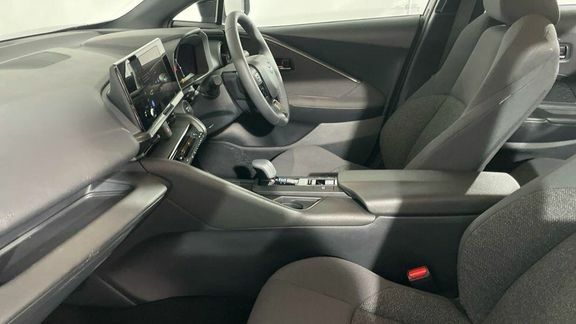Toyota C-Hr Icon 1.8 Fwd Hv Silver #4