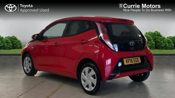 Toyota Aygo 1.0 Vvt-i X-play Euro 5 Euro 5 Red #4