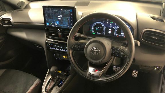 Toyota Yaris Cross Gr Sport Fwd Grey #6