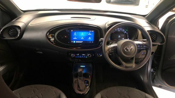 Toyota Aygo X Exclusive Automatic LF72UJL Green #6